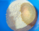 Foto del paso 1 de la receta: Batbout rellenos de salchichas y otros de ensalada variada