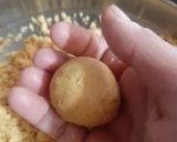 A picture of step 8 of Suji & besan ke ladoo.