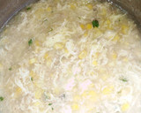 Foto langkah ke 3 dari resep Sup ayam jagung.