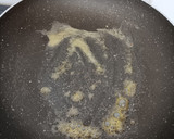 Foto langkah ke 4 dari resep Nasi goreng telur ala Korea.