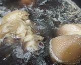 Hình bước làm 2 của món Canh giò heo nấu đậu đen táo đỏ