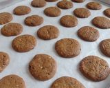Foto langkah ke 5 dari resep Almond Dark Chocolate Chip Cookies.