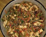 Foto del paso 5 de la receta: Fajitas de pollo y verduras con salsa Jalisco