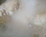 Foto del paso 1 de la receta: Pollo con crema al verdeo y papas