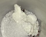 A picture of step 2 of Oreo Shake.