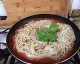 Foto del paso 2 de la receta: Salsa un, dos...tres con tallarines