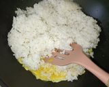 Foto langkah ke 4 dari resep Garlic Fried Rice.