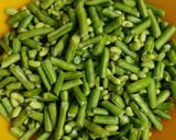 A picture of step 2 of Yardlong Beans Curry.