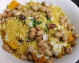 A picture of step 9 of Dhokla chaat.