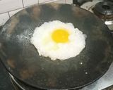 एग हाफ फ्राई विथ ब्राउन ब्रेड (Egg half fry with brown bread recipe in hindi) रेसिपी चरण 3 फोटो