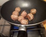 A picture of step 6 of Meatballs and tom sauce.