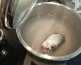 Foto del paso 3 de la receta: Sopa de pescado frito