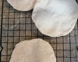 Foto del paso 2 de la receta: Pizza congelada🍕