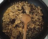 Gombás cukkinis szűzpecsenye tepsiben sült krumplival recept fázis 2 fotója