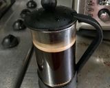 Foto del paso 4 de la receta: Primer café del día en cafetera francesa