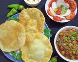 A picture of step 5 of Aloo Bhature.