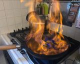 Foto del passaggio 3 della ricetta Polpette di panettone grigliate su gelato di vaniglia