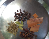திண்டுக்கல் தலப்பாக்கட்டி ஸ்டைல் சீரக சம்பா மட்டன் தம் பிரியாணி ரெசிபி ஸ்டேப் 2 புகைப்படம்