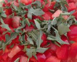 Foto del paso 3 de la receta: Ensalada de tomate, pimiento rojo, rúcula con mayonesa de zanahoria y Agua de Mar