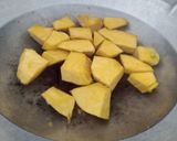 Gambar langkah 2 resipi Kek Labu 5 Bahan (No milk, No butter, No oil, No baking powder & No baking soda) 🤭.