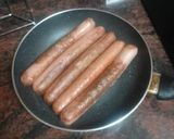 Foto del paso 2 de la receta: Hot Dogs con Ensalada de Col y Papas Fritas