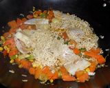 Foto del paso 7 de la receta: Pasta Ramen con verduras y pescado