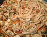 Foto del paso 3 de la receta: Tallarines con verduras y pollo