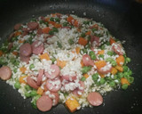 Foto del paso 3 de la receta: Arroz con verduras y salchichas