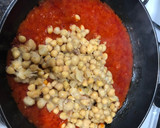 Foto del paso 2 de la receta: Garbanzos con cebolla y tomate