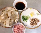 A picture of step 1 of Tofu with Minced Meat and Shiitake Mushrooms.