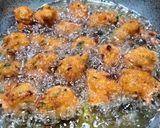 A picture of step 3 of Moong pakoda.