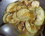 A picture of step 5 of Lauki ki yakhni.