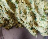 A picture of step 2 of Makai jowar methi dhebra.