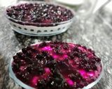 A picture of step 4 of Blueberry souffle.