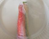 A picture of step 4 of Vietnamese spring rolls.