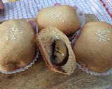 Foto langkah ke 4 dari resep Roti Pisang Coklat Keju Wijen.