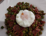 Foto del paso 1 de la receta: Guisantes con jamón tomate y huevo