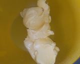 A picture of step 5 of Vanilla cake#author marathon.