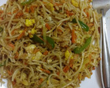 ரோட்டுக்கடை எக் நூடுல்ஸ் (Egg noodles recipe in tamil) ரெசிபி ஸ்டேப் 5 புகைப்படம்