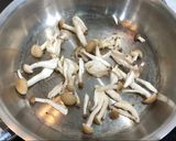 菠菜雞肉鮮菇炒泡麵的食譜步驟1照片
