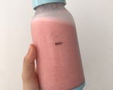 Hình bước làm 1 của món Sinh tố táo dâu