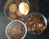 A picture of step 1 of Bengali Aloo Kabli Chaat.