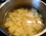 Foto del paso 1 de la receta: Patatas con calabacín y champiñones