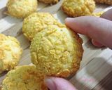 Foto langkah ke 9 dari resep Crunchy cornflake cookies.