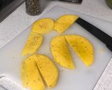 Foto del paso 1 de la receta: Aperitivo de Navidad: tosta de foie mi cuit con mango