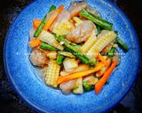Foto langkah ke 3 dari resep Capcay Bakso Sederhana.