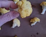 Foto del paso 3 de la receta: Coliflor especiada al horno
