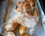 Foto del paso 3 de la receta: Alitas de pollo y patatas en bolsa de asar