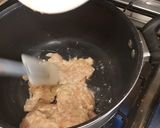 A picture of step 2 of چکن چاو من.