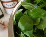Bazsalikom pesto recept fázis 2 fotója